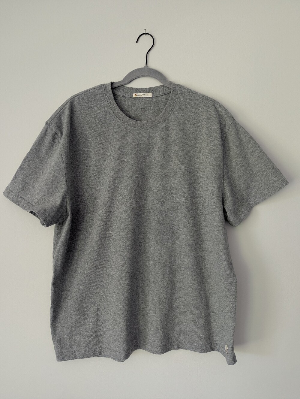 Marine Layer Luxe Jersey Relaxed Tee in Heather Grey Heavyweight Short Sleeve - Picture 4 of 12